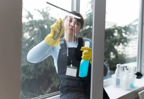 Nettoyage de vitres intérieures et extérieures à Corberon